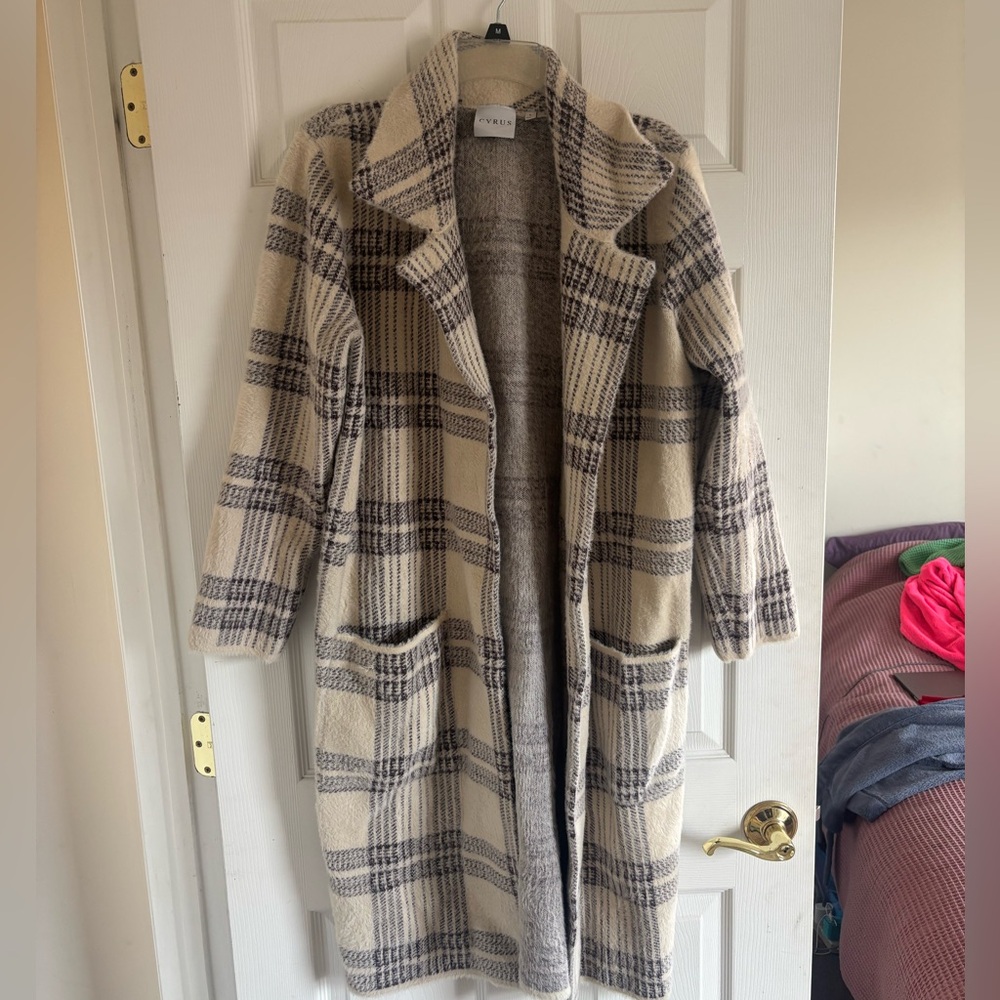 Cyrus Cream and Black Patterned Coat